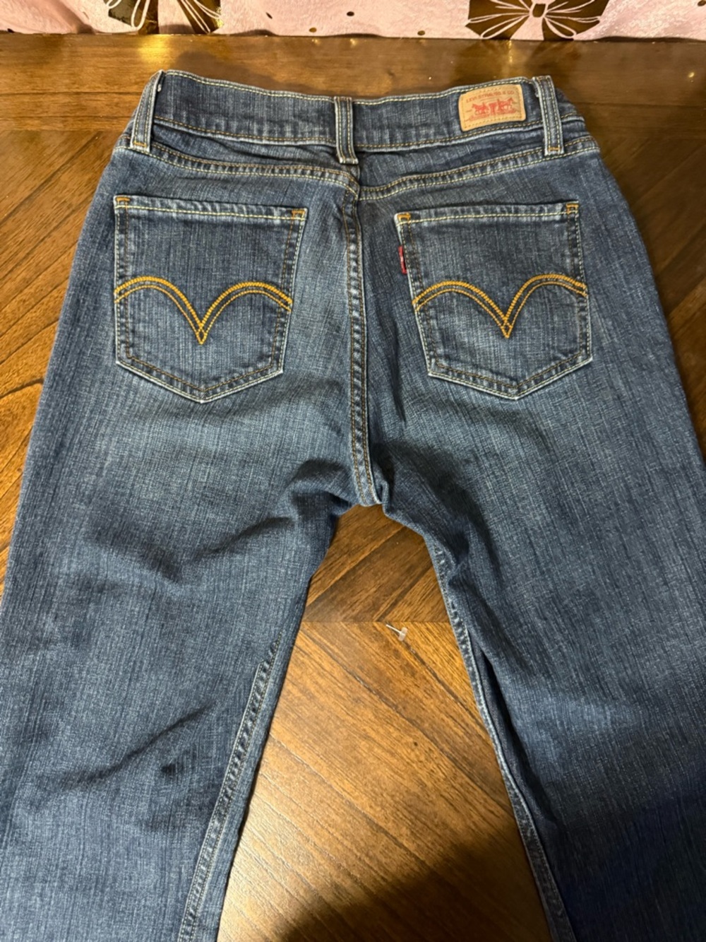 Levi's Women's bootcut Jeans in Blue Denim size 7 - Picture 2 of 6